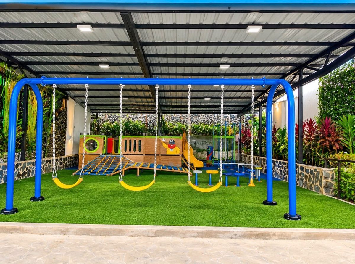 Parque infantil cubierto